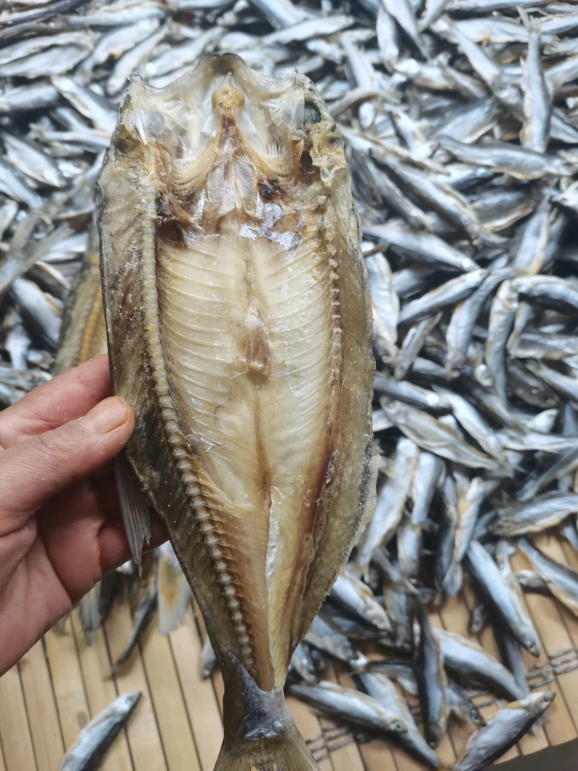 大号开背翘嘴鱼干30-40cm
