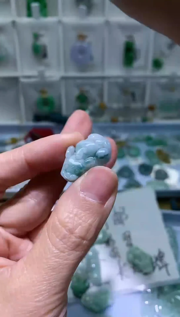 【闪购商品】翡翠吊坠未镶嵌a2