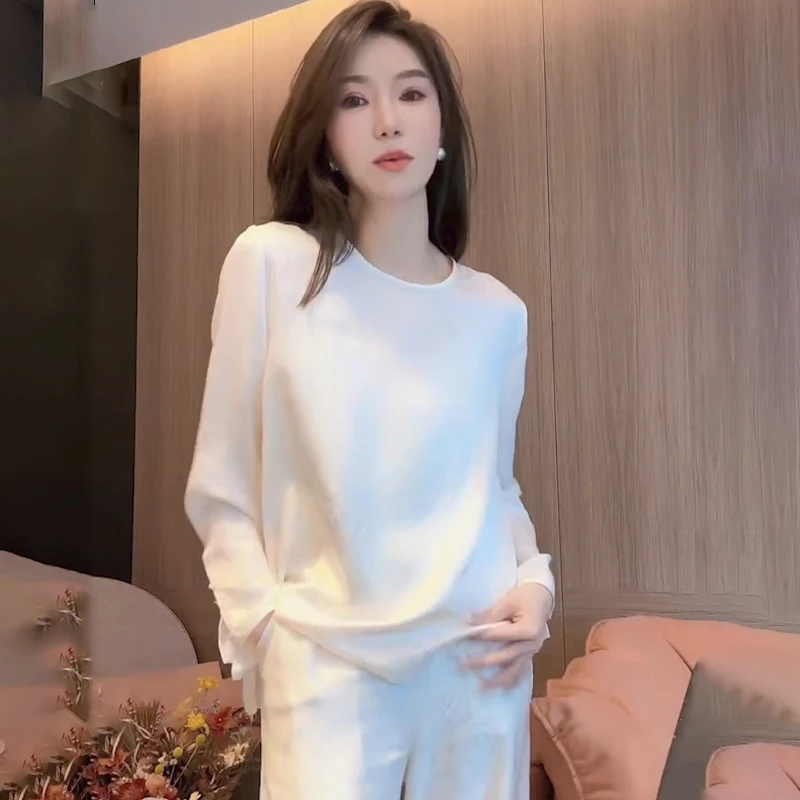 春秋白色减龄搭配两件套时尚新款休闲炸街盐系轻熟运动两件套装女