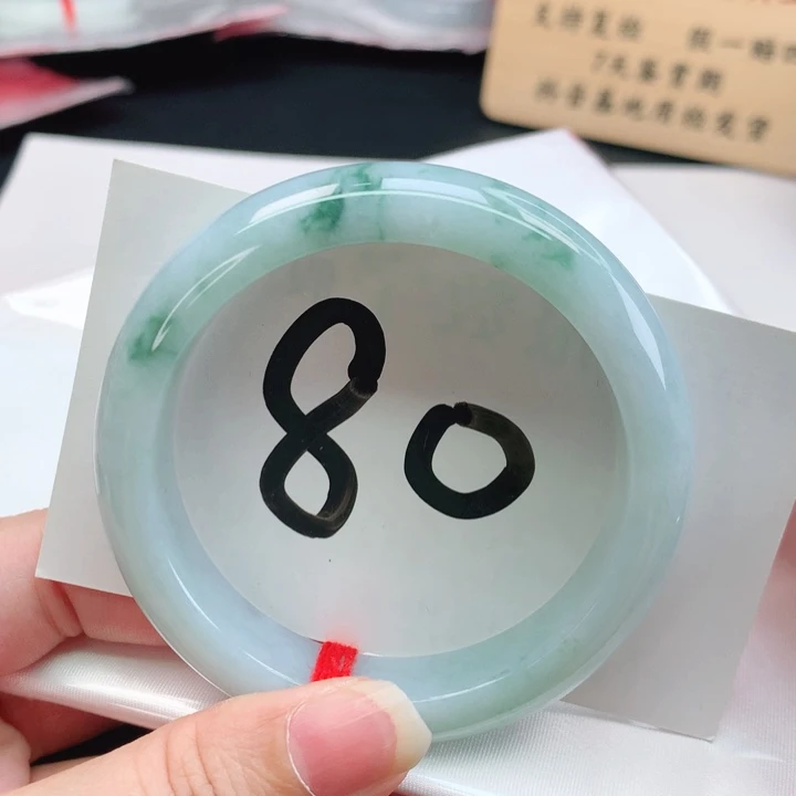 翡翠手镯未镶嵌