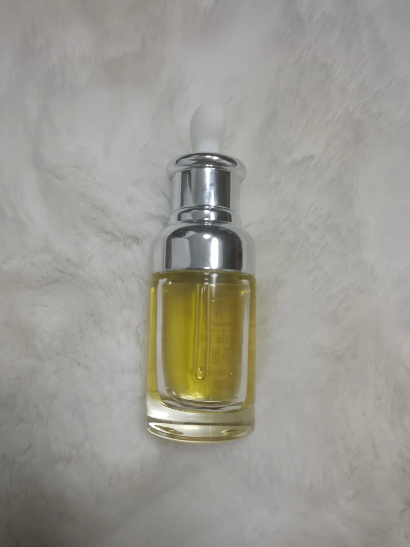 缓解干燥山茶精油
