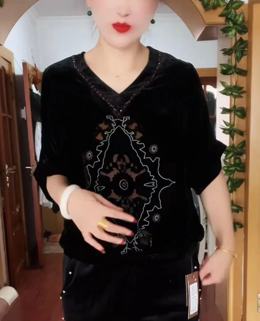 定位蚕丝大半袖鸡心领小衫