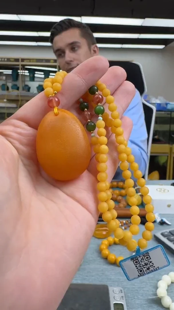 【闪购商品】琥珀颈饰未镶嵌369秒拍号