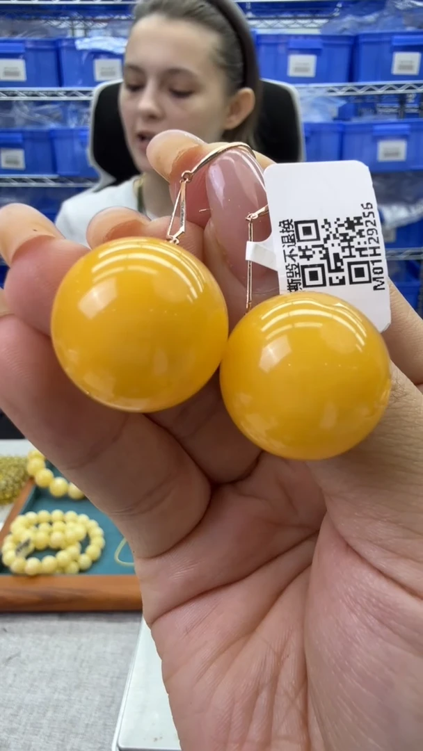 【闪购商品】琥珀耳饰18K金镶嵌337秒拍号