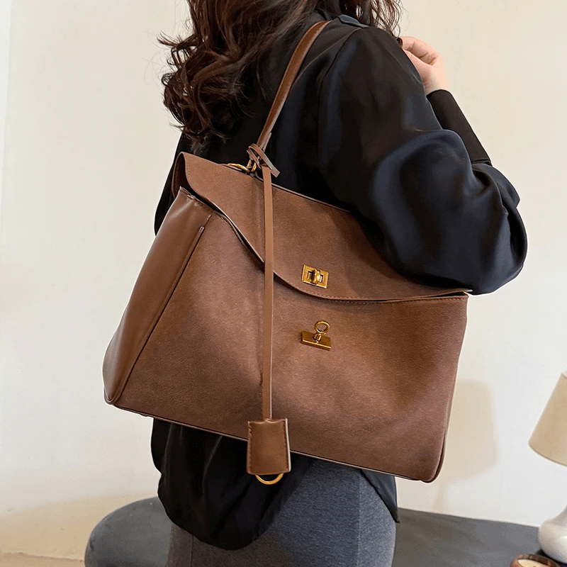 秋冬季复古磨砂包包女2024新款通勤单肩斜挎包麂皮绒面手提托特包