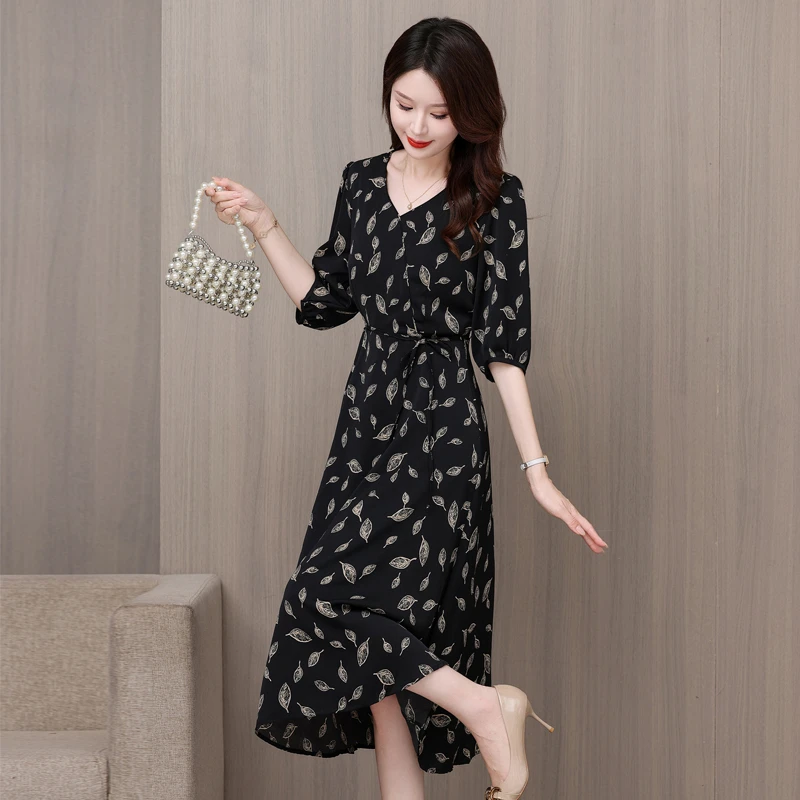 枫叶优雅修身女中长款收腰V领显瘦气质时尚范夏季洋气减龄连衣裙