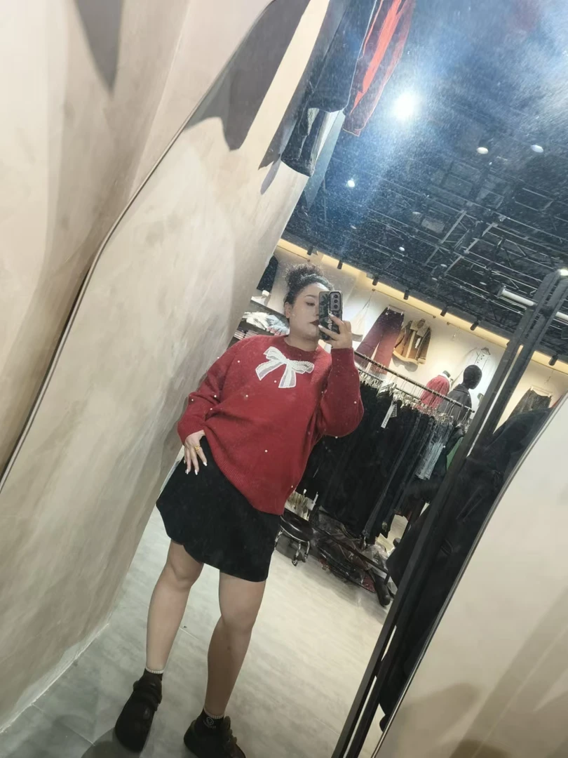 大码女装红色宽松加厚打底毛衣女秋冬时尚洋气针织上衣