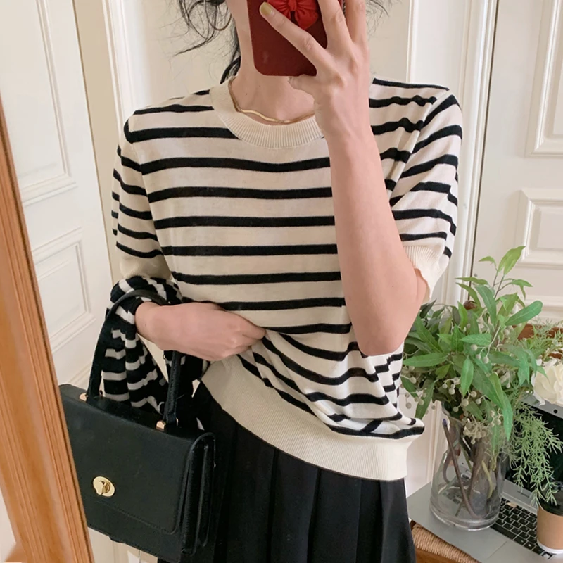 法式条纹高端轻奢圆领时尚精致百搭短袖T恤女小香风设计针织衫