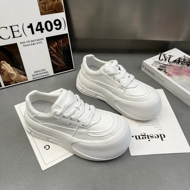 真皮低帮鞋时尚丑萌韩版百搭厚底2024秋冬新款经典简约板鞋