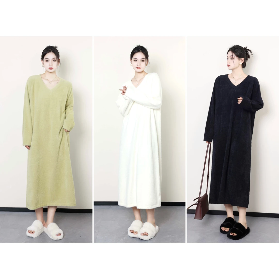 QC李潇洒【冰糖雪梨】微胖大码女装秋冬简约V领毛绒连衣裙ZY212K5