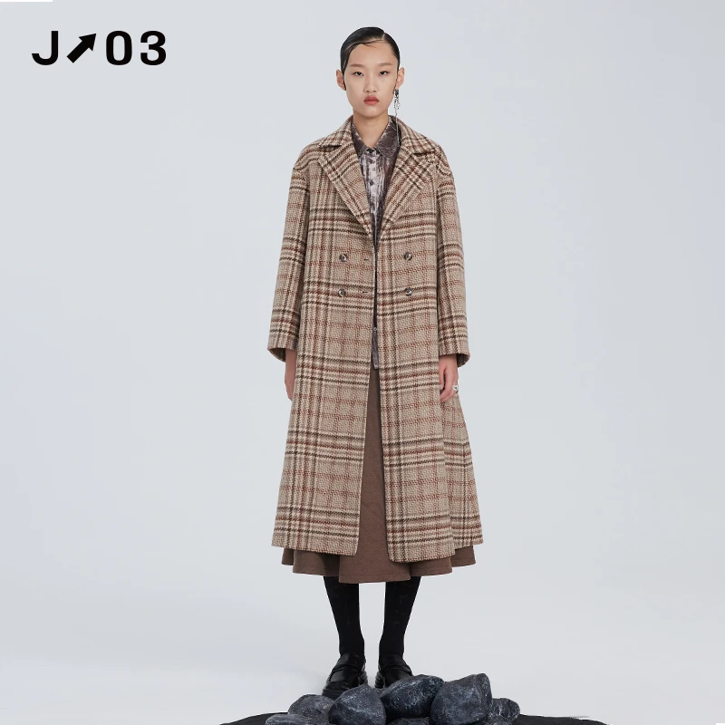 J03女装 冬季新款毛呢外套 时尚简约格子长款大衣