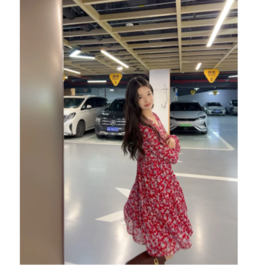 GIRDEAR/哥弟「草莓芝芝」温柔风优雅气质舒适宽松碎花连衣裙150002