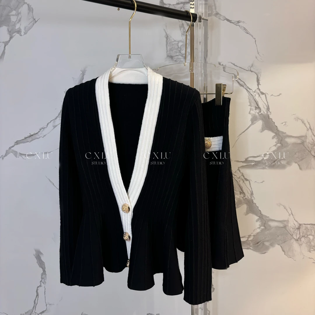 高级感巴曼秋冬撞色千金V领立裁荷叶摆开衫高腰伞裙套装2403