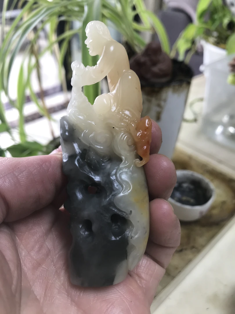 寿山石．刘海戏金蟾．尺寸约28/22/91mm．