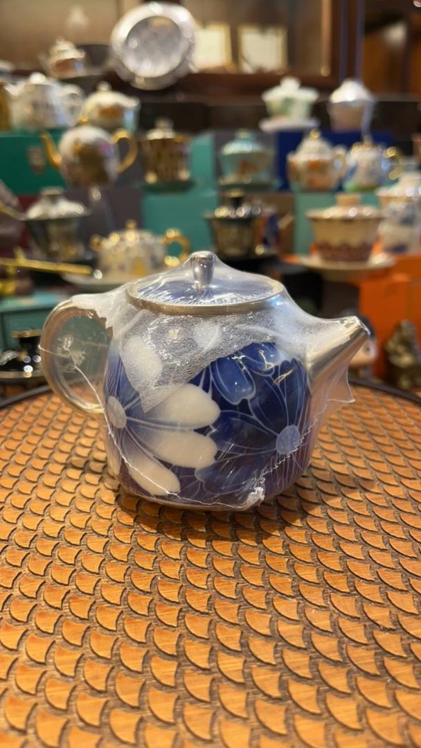 H116何蓝色大花单壶