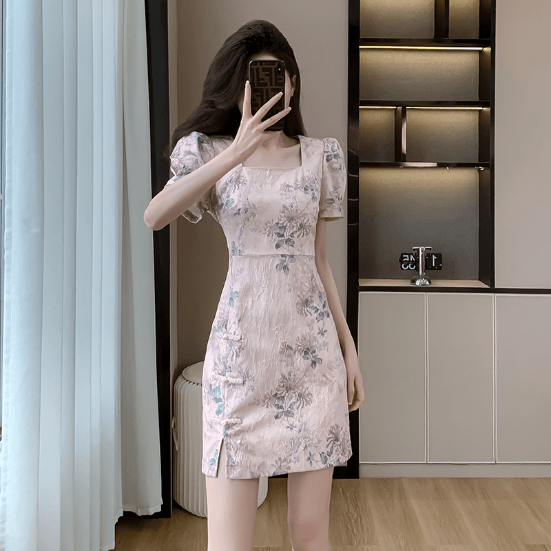 8606小夕2024夏新款方领盘口名媛气质植物花卉短款显瘦包臀连衣裙