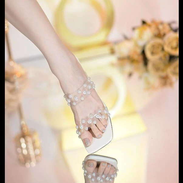 方头一字带珍珠水钻高跟鞋女2024年新款粗跟外穿水晶跟夏季凉拖鞋
