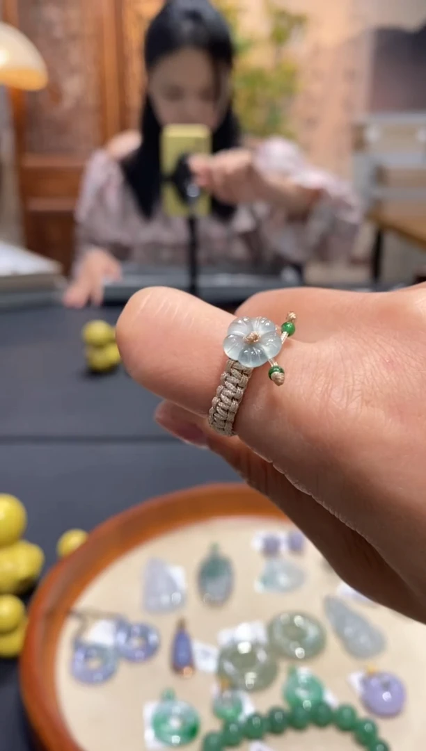 【闪购商品】翡翠手绳未镶嵌花花戒指
