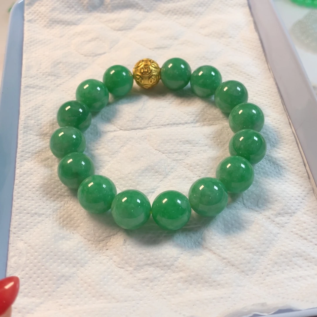 翡翠颈饰未镶嵌手串