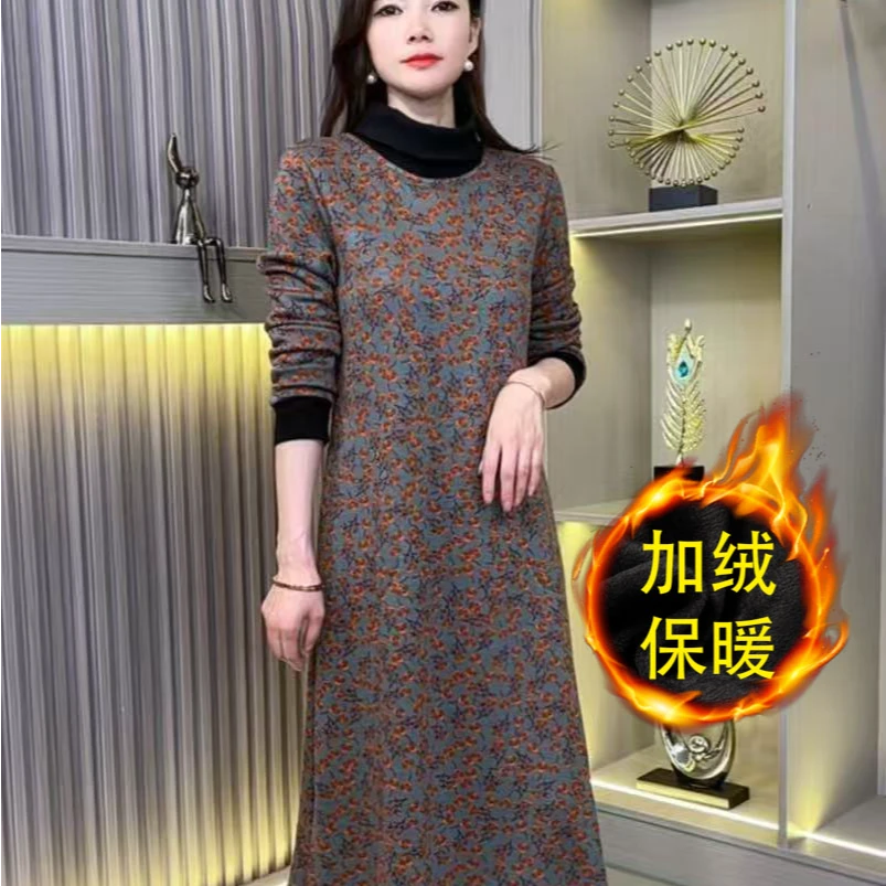 2024洋气显瘦常规连衣裙长袖中长款宽松腰高领时尚加绒保暖冬季