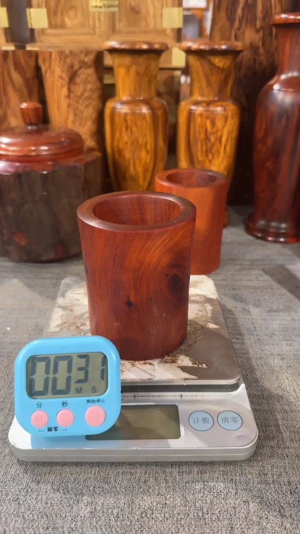 【闪购商品】紫檀根雕笔筒