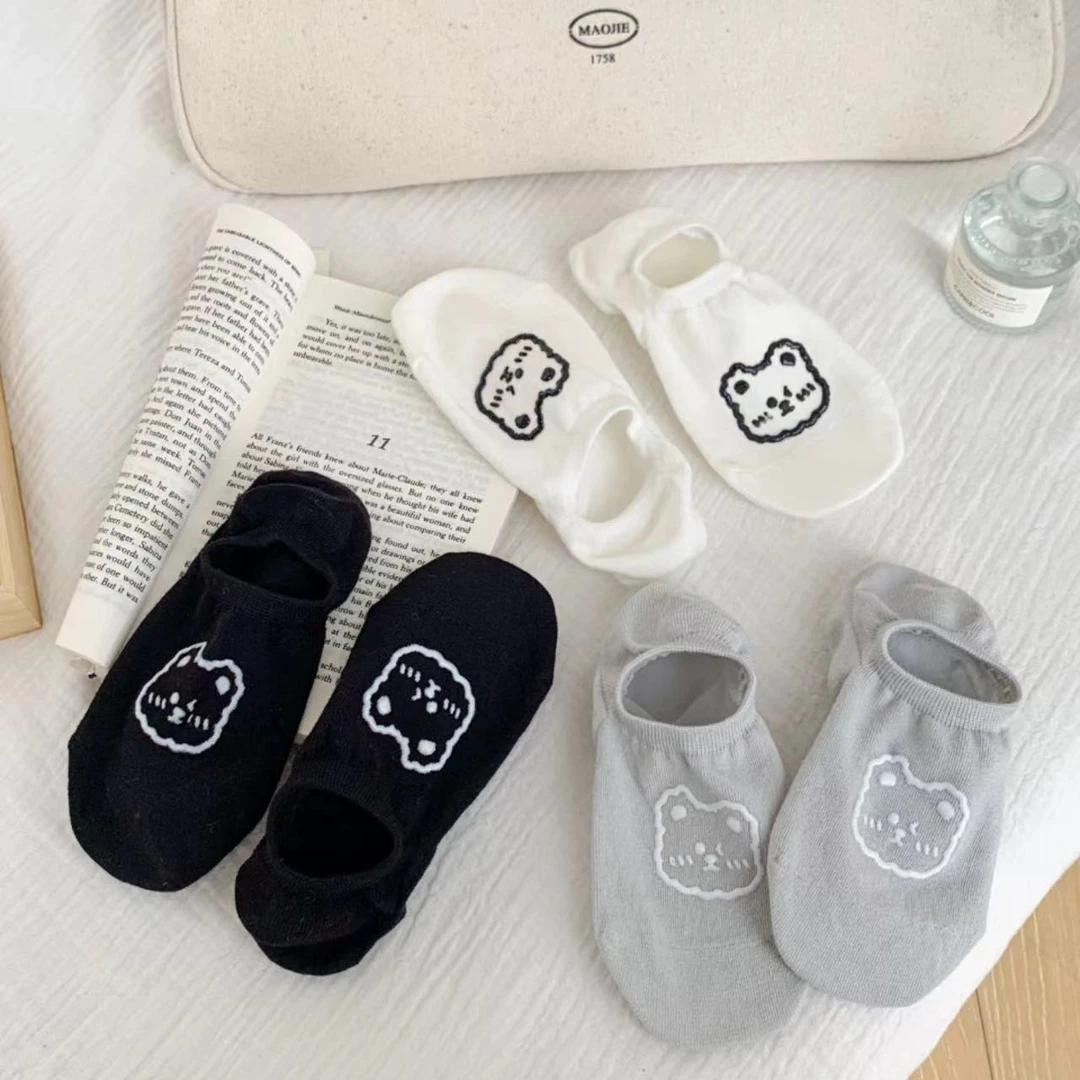 女士无骨手工缝头卡通小熊烫印精梳棉防掉跟穿球鞋不露隐形袜组合