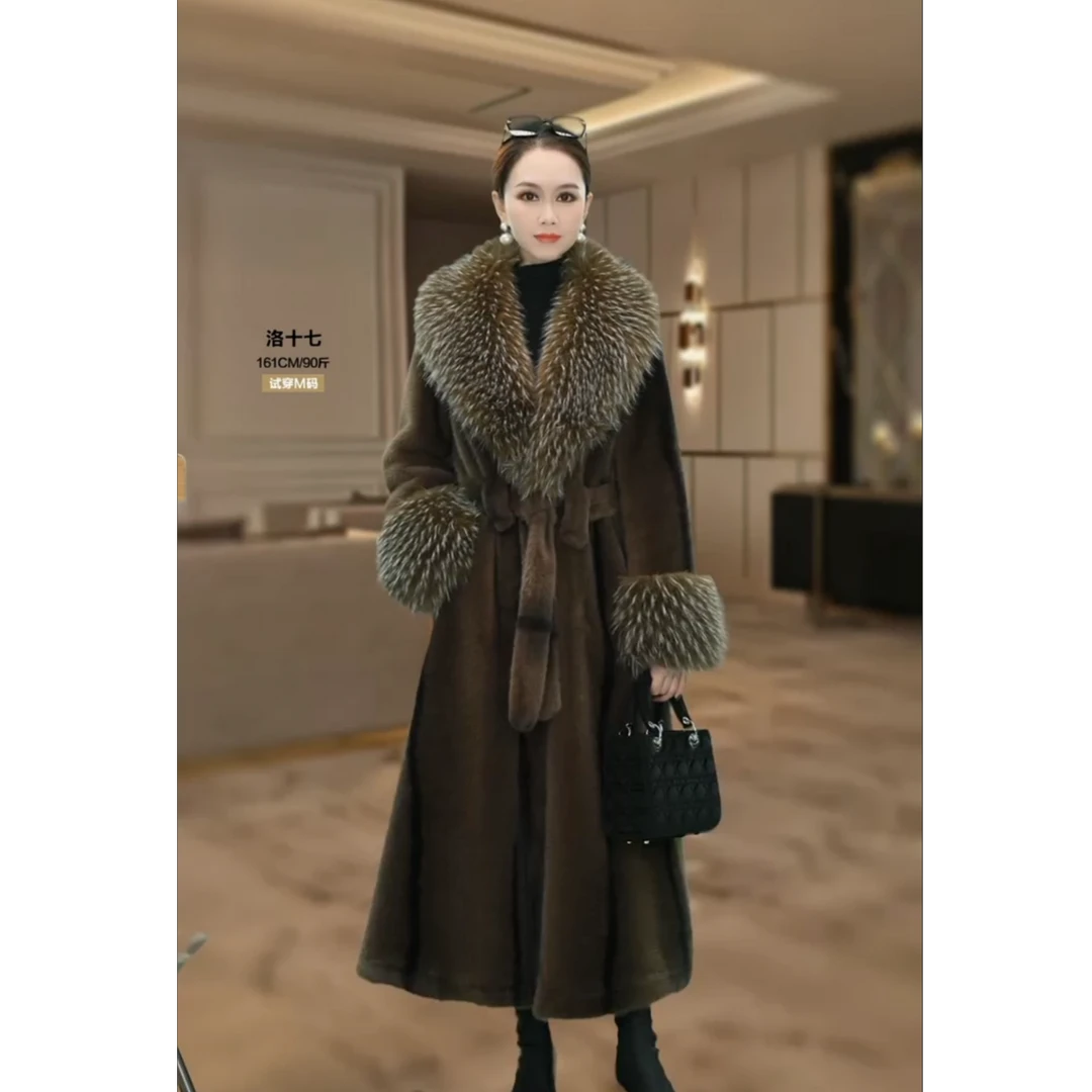 Miss TuTu 法式高奢气质修身秋冬新款咖色十字双色毛领毛毛外套