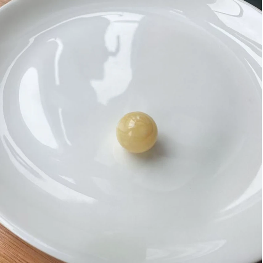 【郭老师】约13mm俄料白花蜡蜜蜡圆珠单珠雕刻