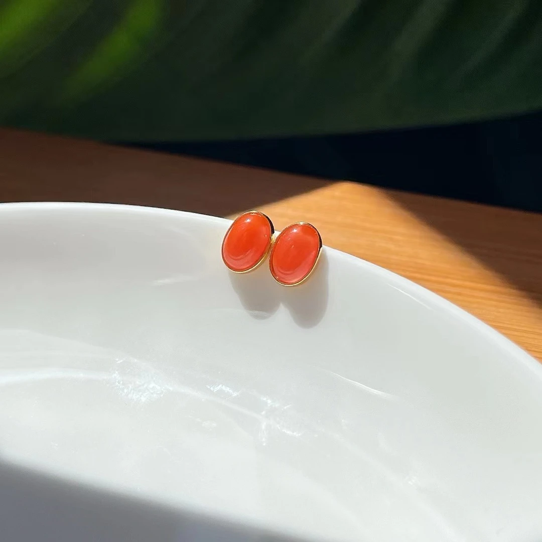 【郭老师】约5*7mm冰红南红玛瑙蛋面银镀金色耳钉