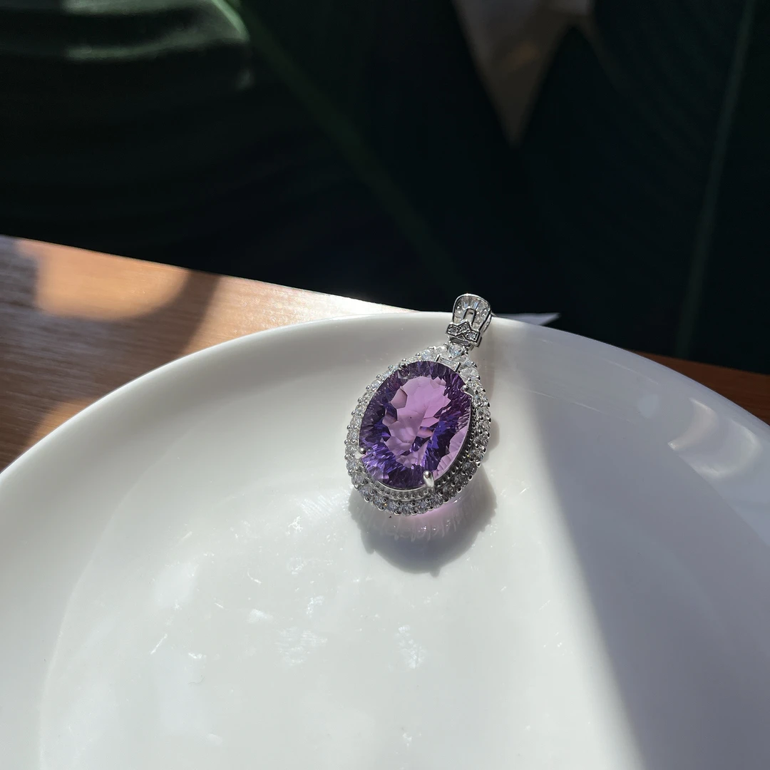 【郭老师】约15*20mm紫水晶千禧切割银镶吊坠