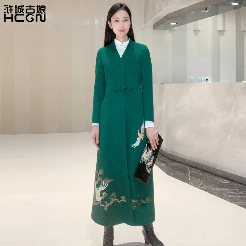 浒城古娘绵羊毛国风刺绣气质高贵优雅修身鹤舞松姿大衣-21D11109