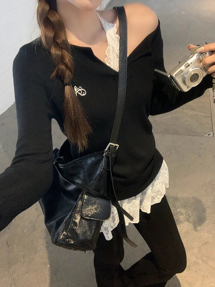 辣妹设计感叠穿黑色T恤女早秋修身显瘦百搭时尚绣花长袖V领上衣潮