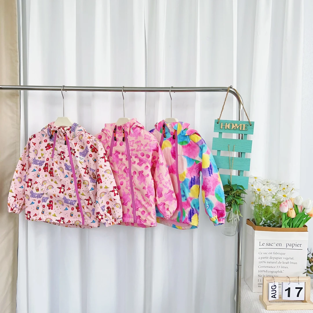 女童秋冬满印卡通斜拉链内里摇粒绒外套2320