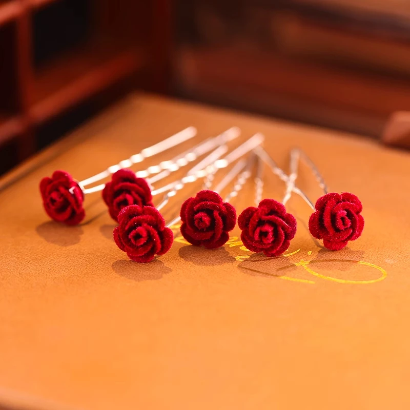 小发钗U形酒红玫瑰绒花朵新娘发饰古风叉点缀秀禾旗袍盘发头饰