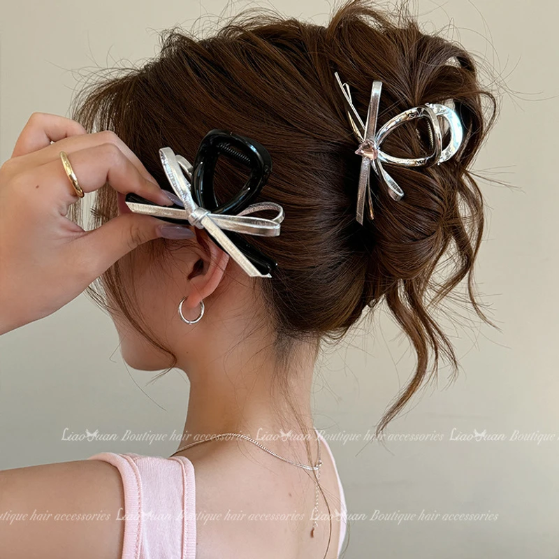 韩系甜~银色蝴蝶结抓夹女2024新款高级感发夹后脑勺鲨鱼夹高级感