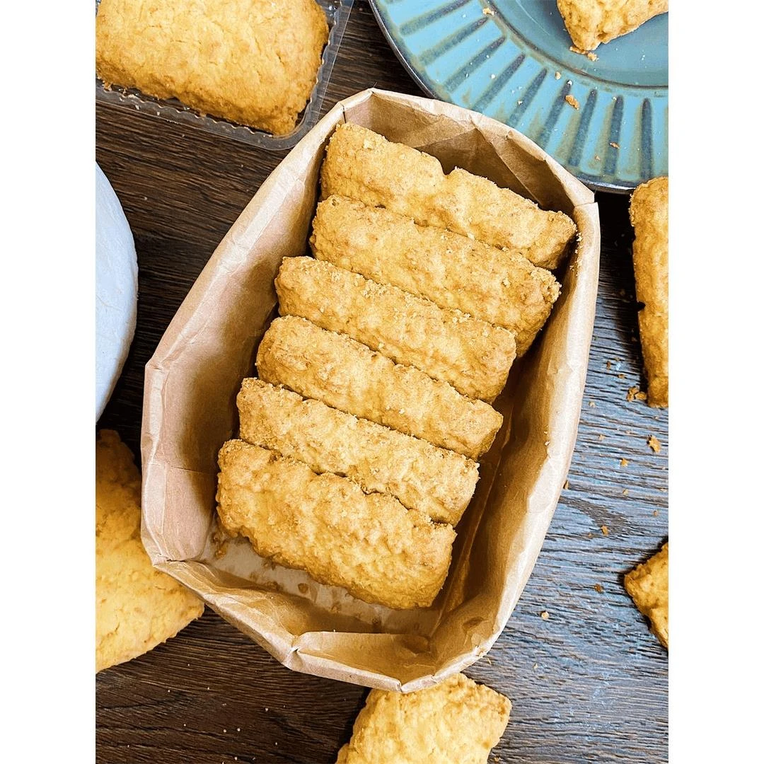 黄油椰子酥咸蛋黄酥饼干椰蓉曲奇办公室点心网红休闲零食