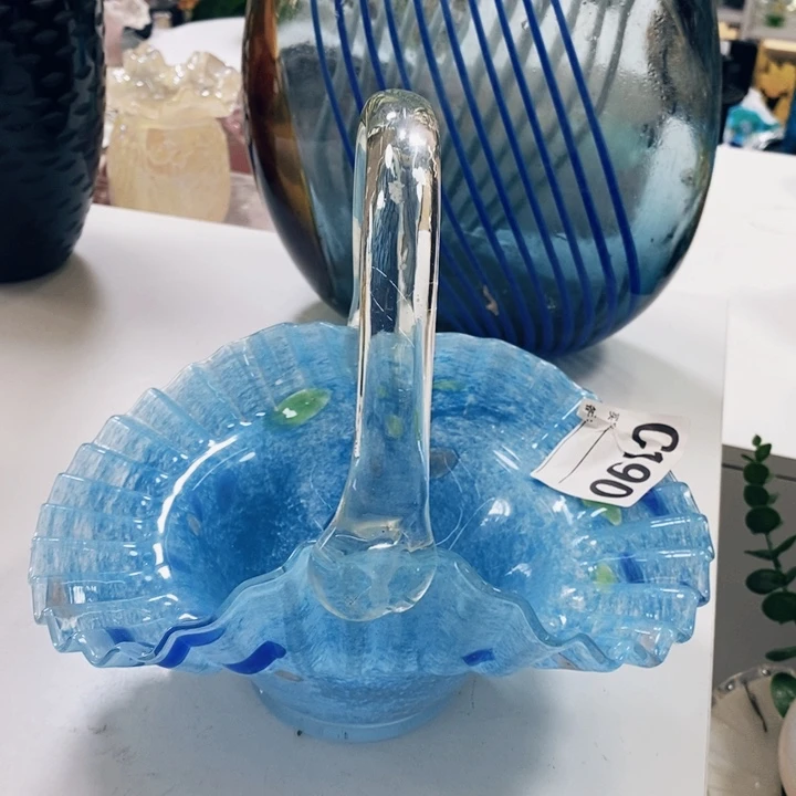 花瓶高21厘米口21厘米