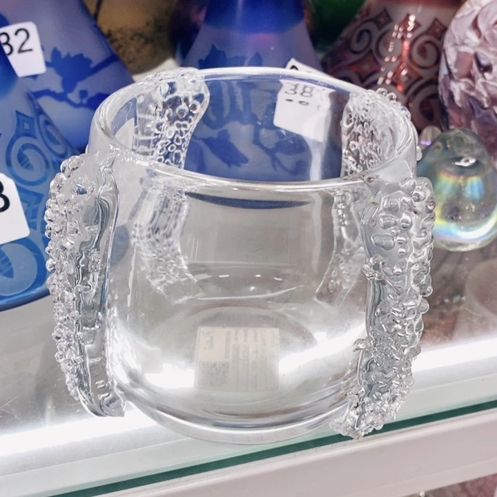 花瓶高11厘米宽10厘米