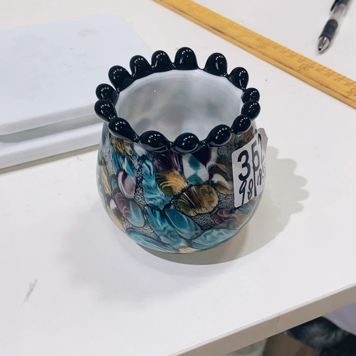 花瓶高8厘米口6厘米