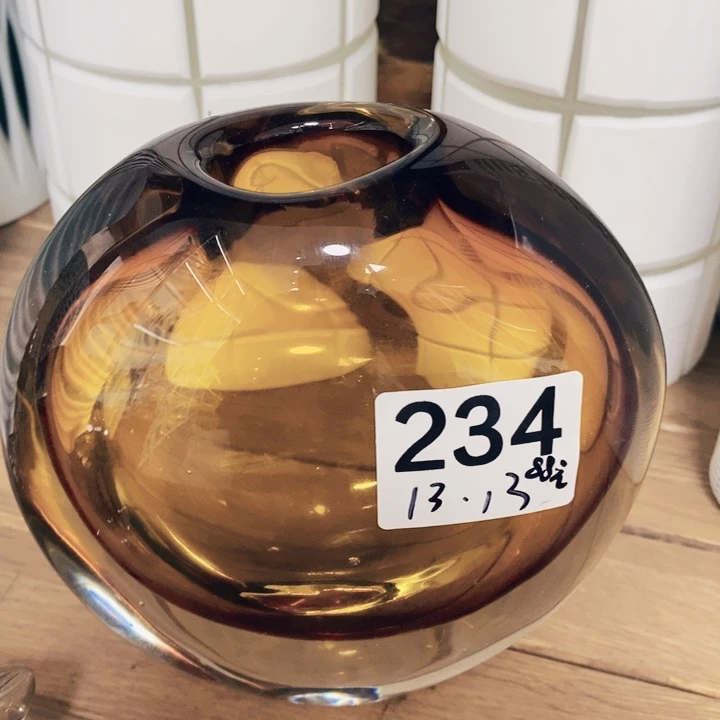 花瓶高13厘米口3厘米