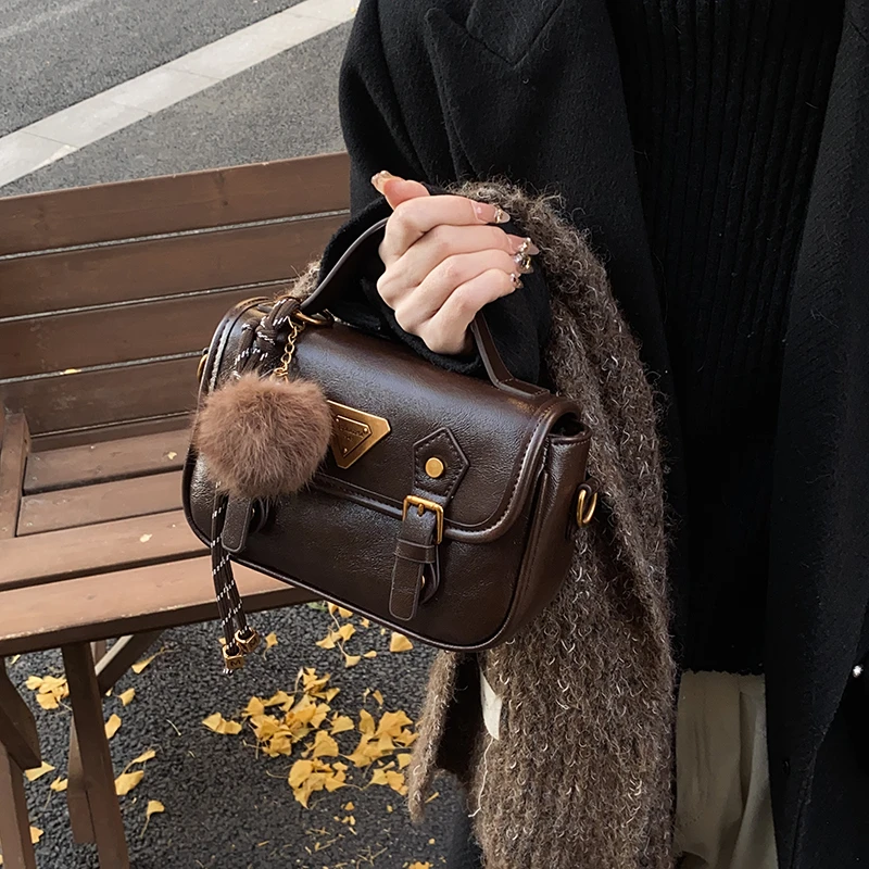 超火小包包女轻奢秋冬新款女士斜挎包韩版百搭时尚流行手提小方包