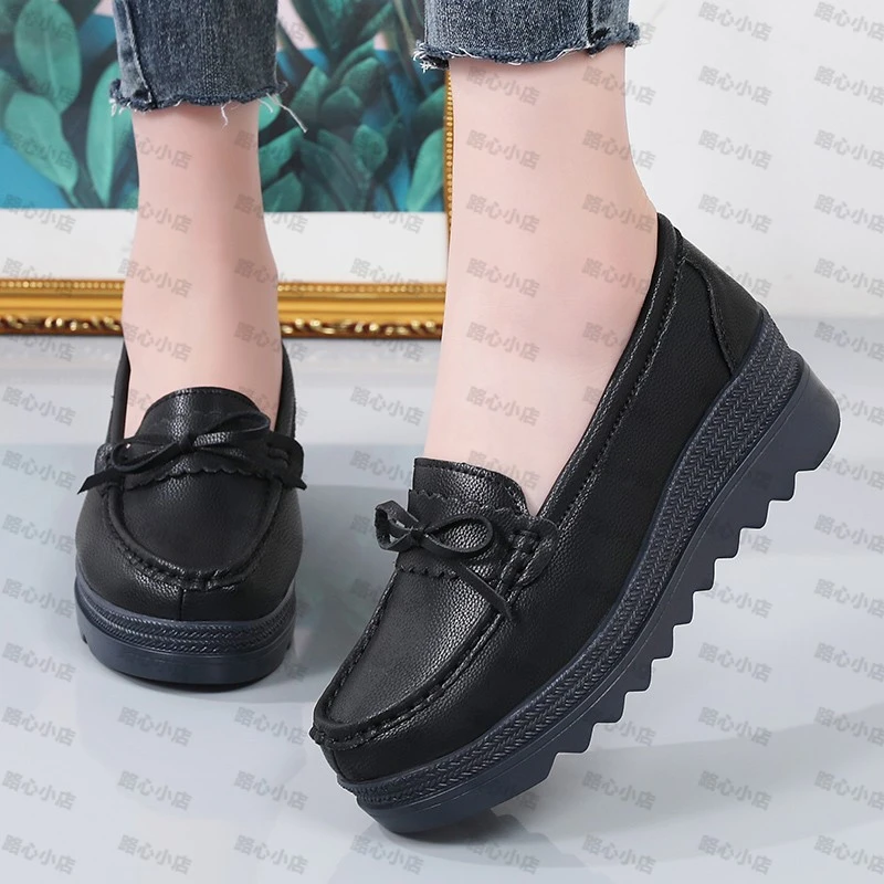 妈妈鞋夏季中老年舒适透气一脚蹬豆豆鞋平底防滑女士浅口圆头单鞋