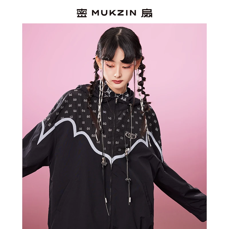 mukzin/密扇烫钻运动外套上衣女外套M234D35001001