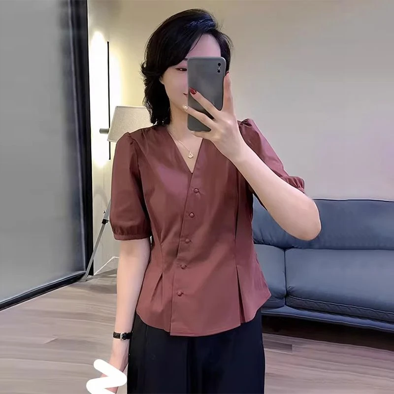 大码女装气质轻熟风薄款衬衫夏季新款V领不对称别致收腰短袖上衣