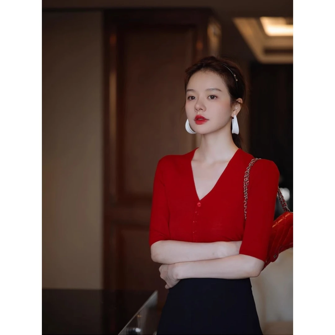 复古港风红色V领冰丝针织短袖T恤女夏季修身百搭打底法式正肩上衣