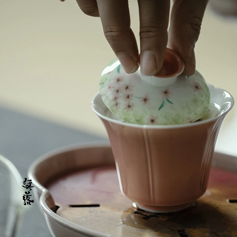 无落釉下彩手绘桃红色花卉花瓣盖碗景德镇陶瓷家用两才泡茶碗茶杯