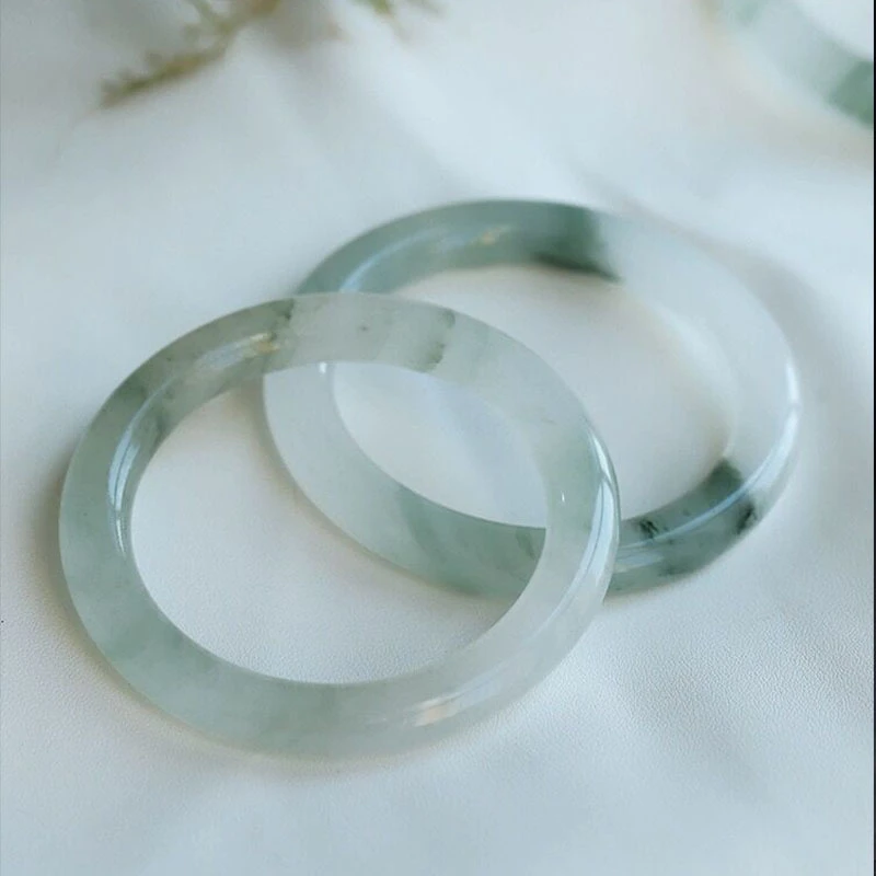 新疆天然玉石天山翠掌宽测量图（勿拍）