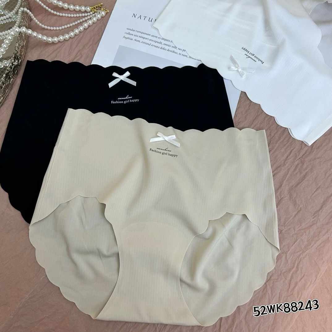 88243蝴蝶礼物女士中腰裸感无痕三角内裤