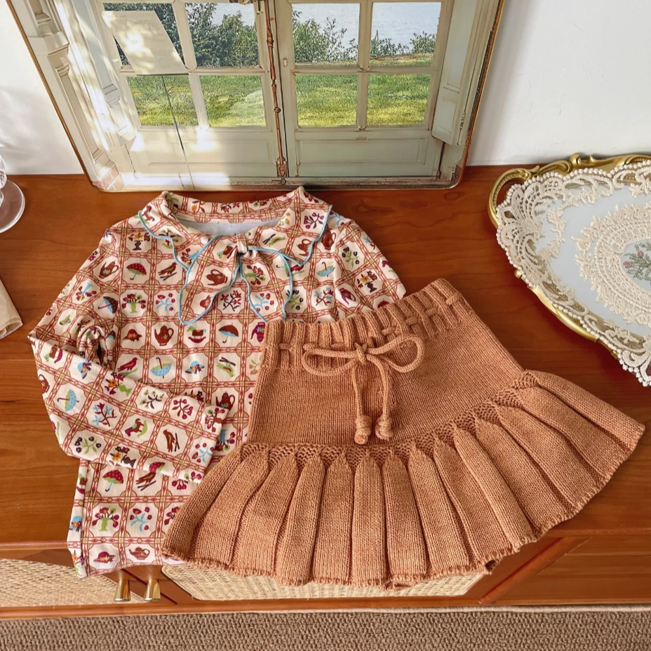 儿童上衣2024秋冬新款复古风女童绑带领卡通花纹打底衫半裙套装