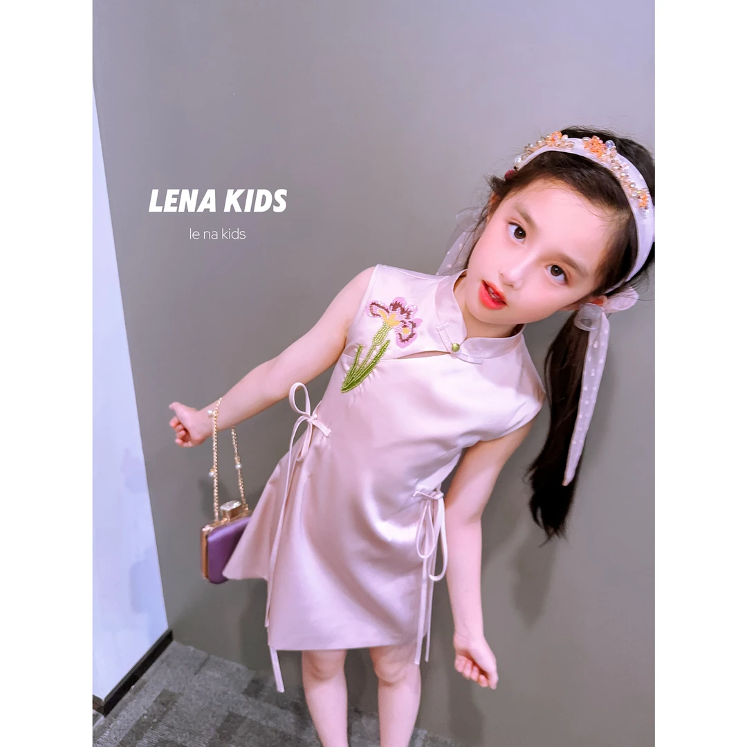 MOANA 鸢尾花高级感醋酸珠管刺绣高定旗袍女宝汉服24062801